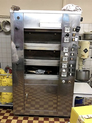 Neuer WACHTEL Backofen PICCOLO Premium in einer Konditorei